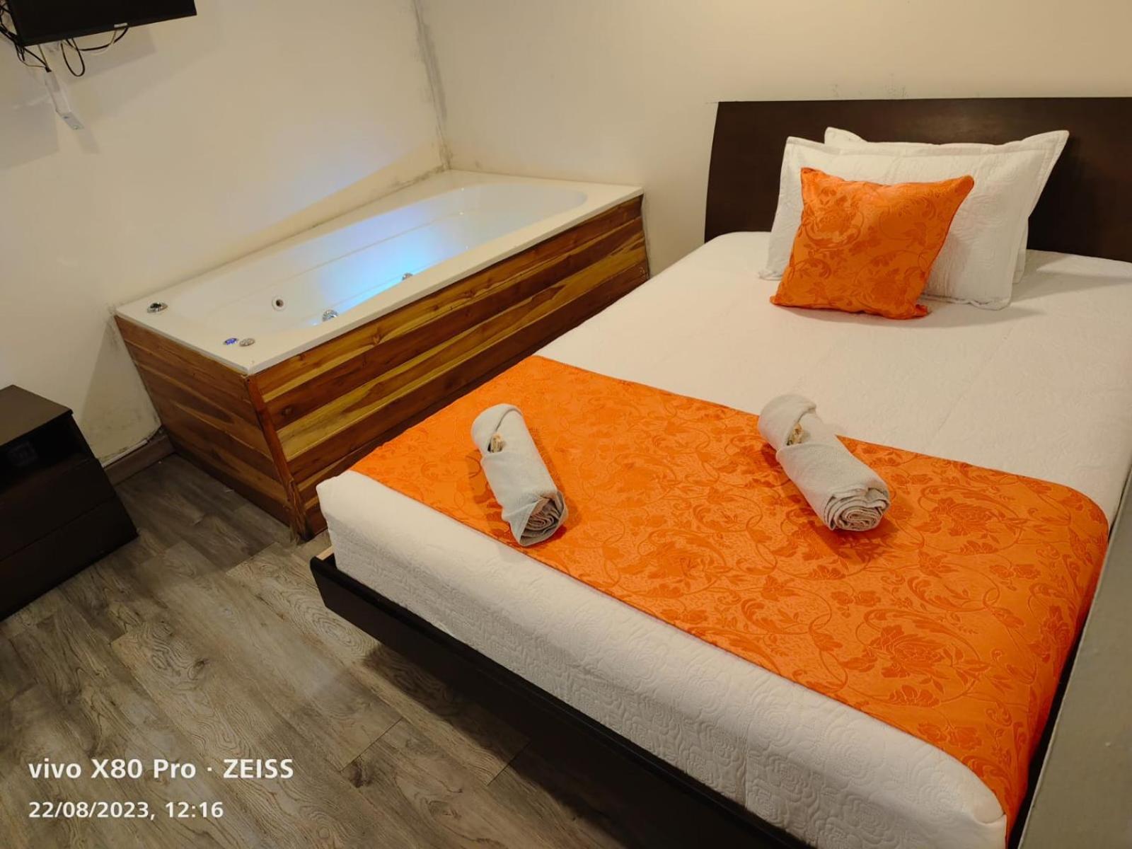 Hotel Kristal Ferial Bogotá Kültér fotó